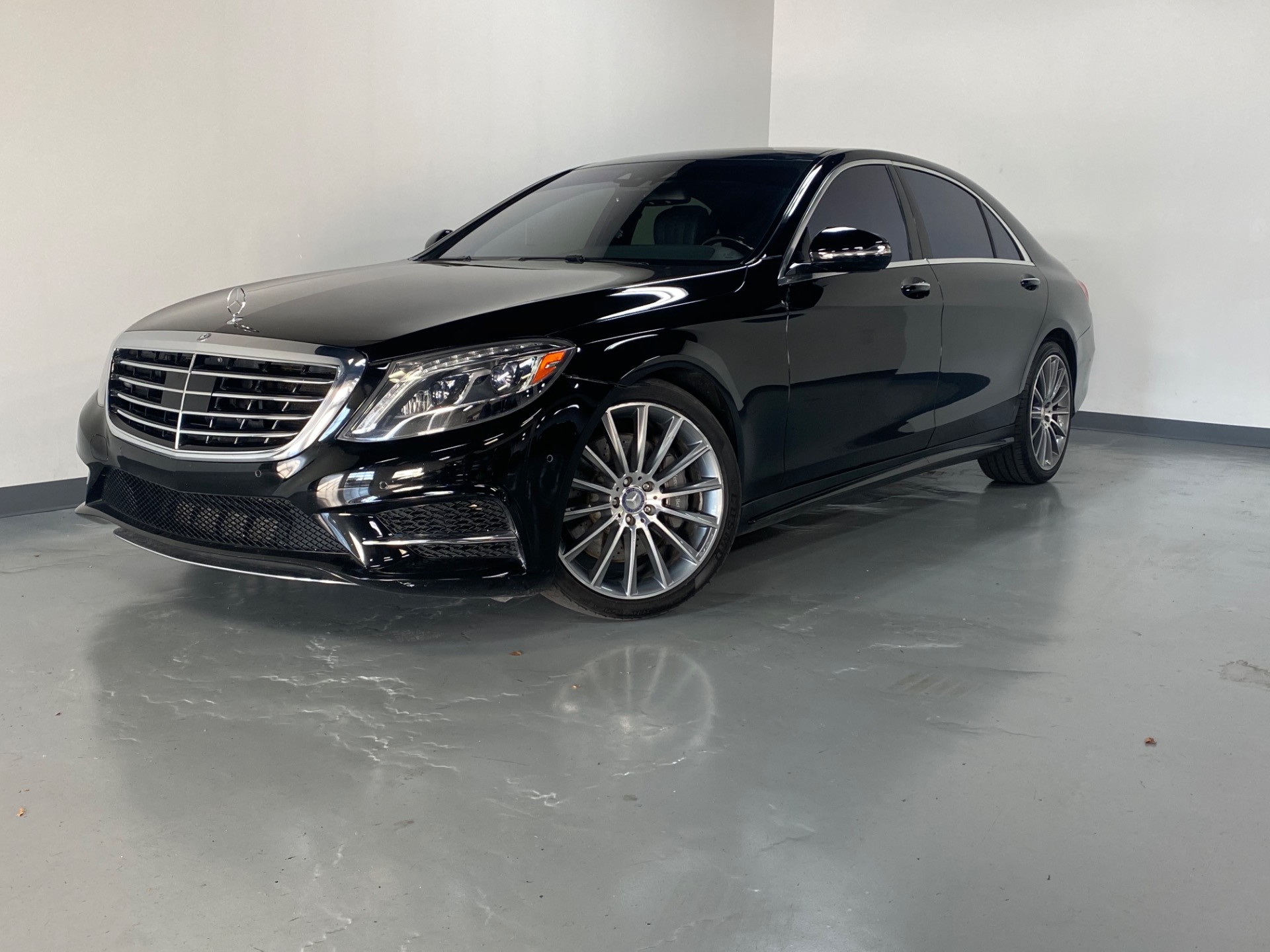 Black Mercedes-Benz S-Class sedan for private chauffeur service